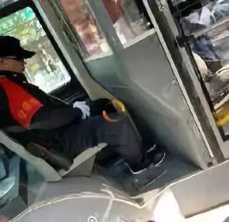 11路公交车爆料新闻,乘客爆料传递正能量 第2张 11路公交车爆料新闻,乘客爆料传递正能量 第2张